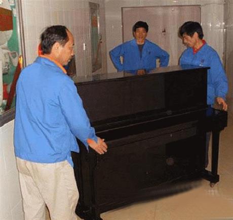 钢琴搬运